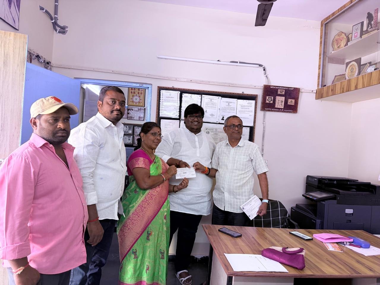 కస్తూర్బా గాంధీ ట్రస్ట్ కు విరాళం అందజేత