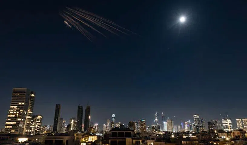  300 క్షిప‌ణులు ఫైర్ చేసిన ఇరాన్‌.. వాటిల్లో స‌గం క్ల‌స్ట‌ర్ బాంబ్ వార్‌హెడ్స్‌