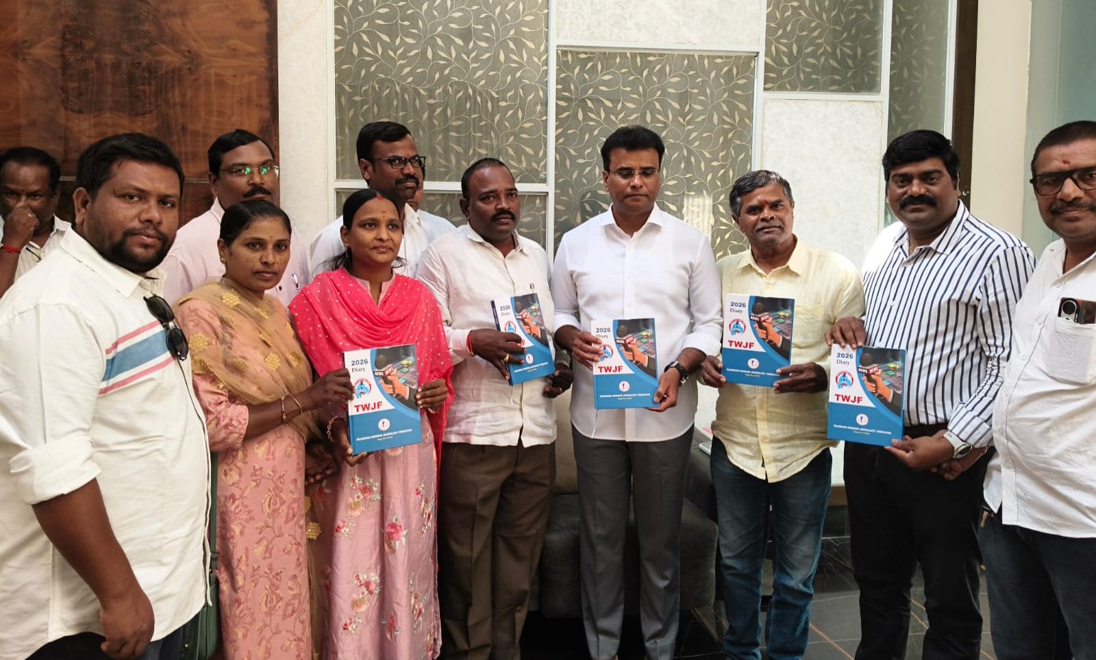 టిడబ్ల్యూజేఎఫ్ డైరీ ఆవిష్కరించిన కుత్బుల్లాపూర్ ఎమ్మెల్యే కేపీ వివేకానంద