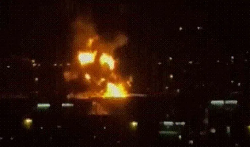 ఇంధన ట్యాంక్‌పై డ్రోన్‌ దాడి.. భారీగా చెలరేగిన మంటలు.. దుబాయ్‌ ఎయిర్‌పోర్టు మూసివేత