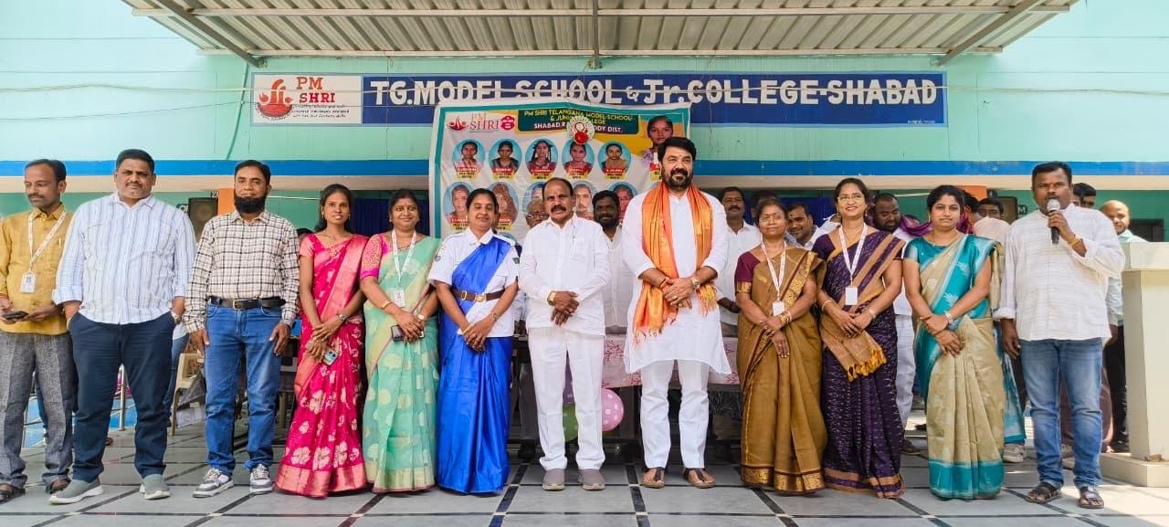 విద్యార్థుల ప్రతిభకు ఘన సన్మానం