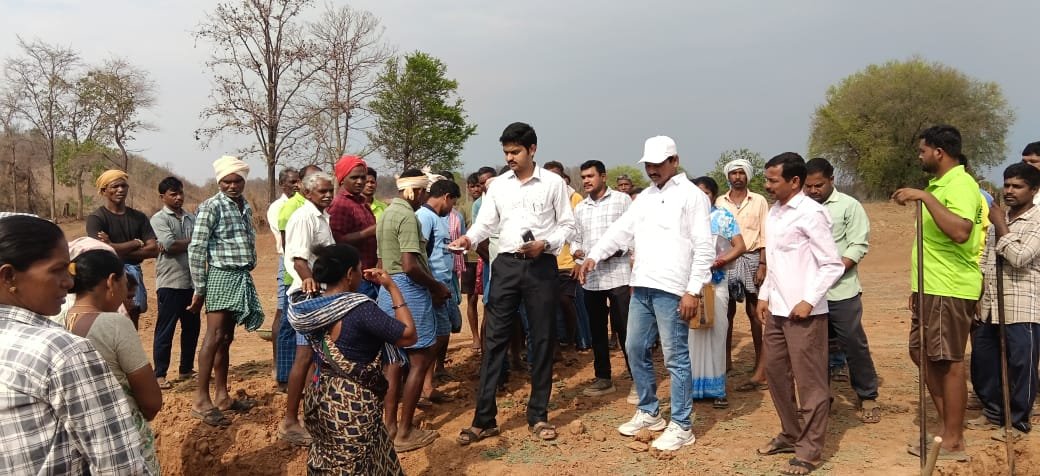 ములుగు జిల్లా తాడ్వాయి మండలం లింగాల గ్రామపంచాయితీ సర్పంచ్ మొగిలిపల్లి రవీందర్  గ్రామం లింగాల ఆధ్వర్యంలో 