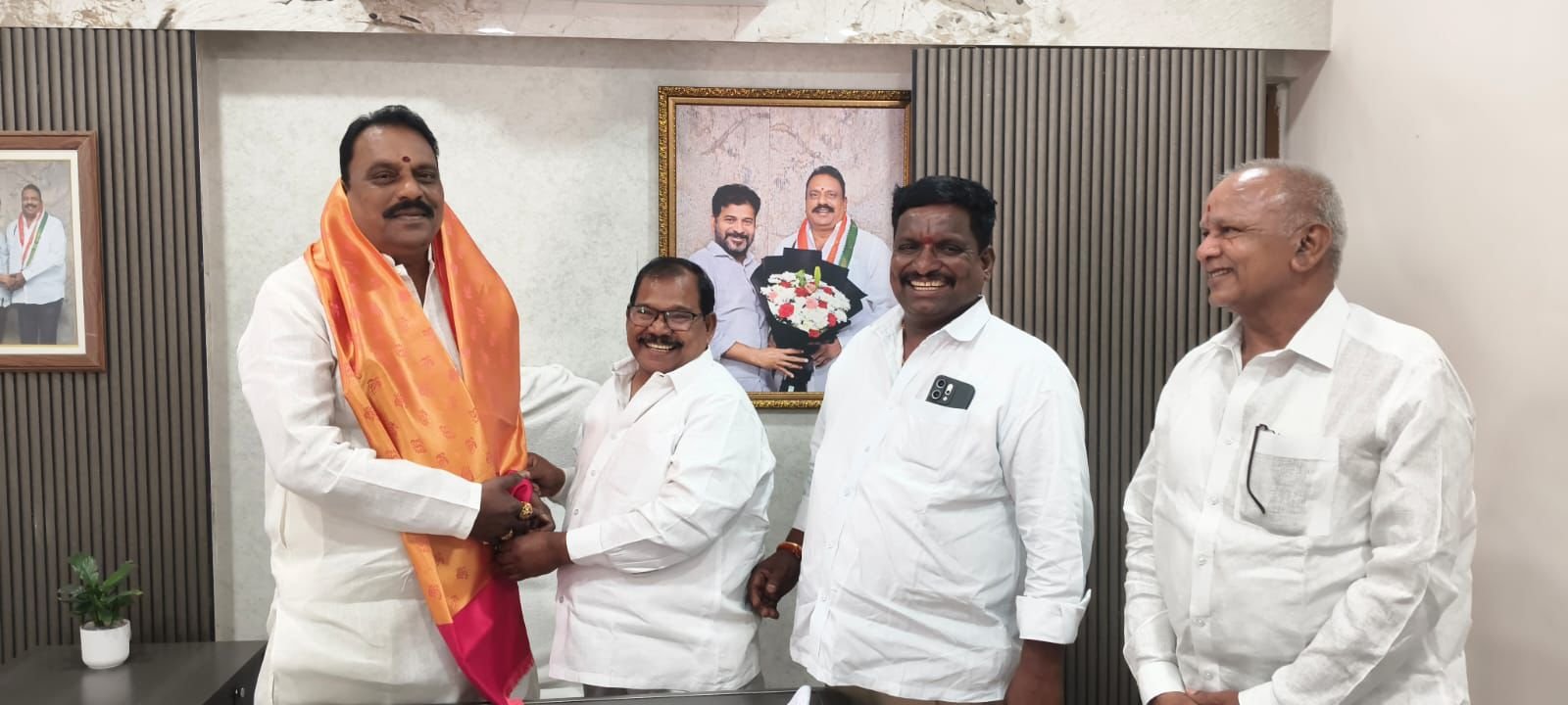 ఎమ్మెల్యే ప్రకాష్ గౌడ్ ను కలిసిన రాందాస్ ముదిరాజ్.