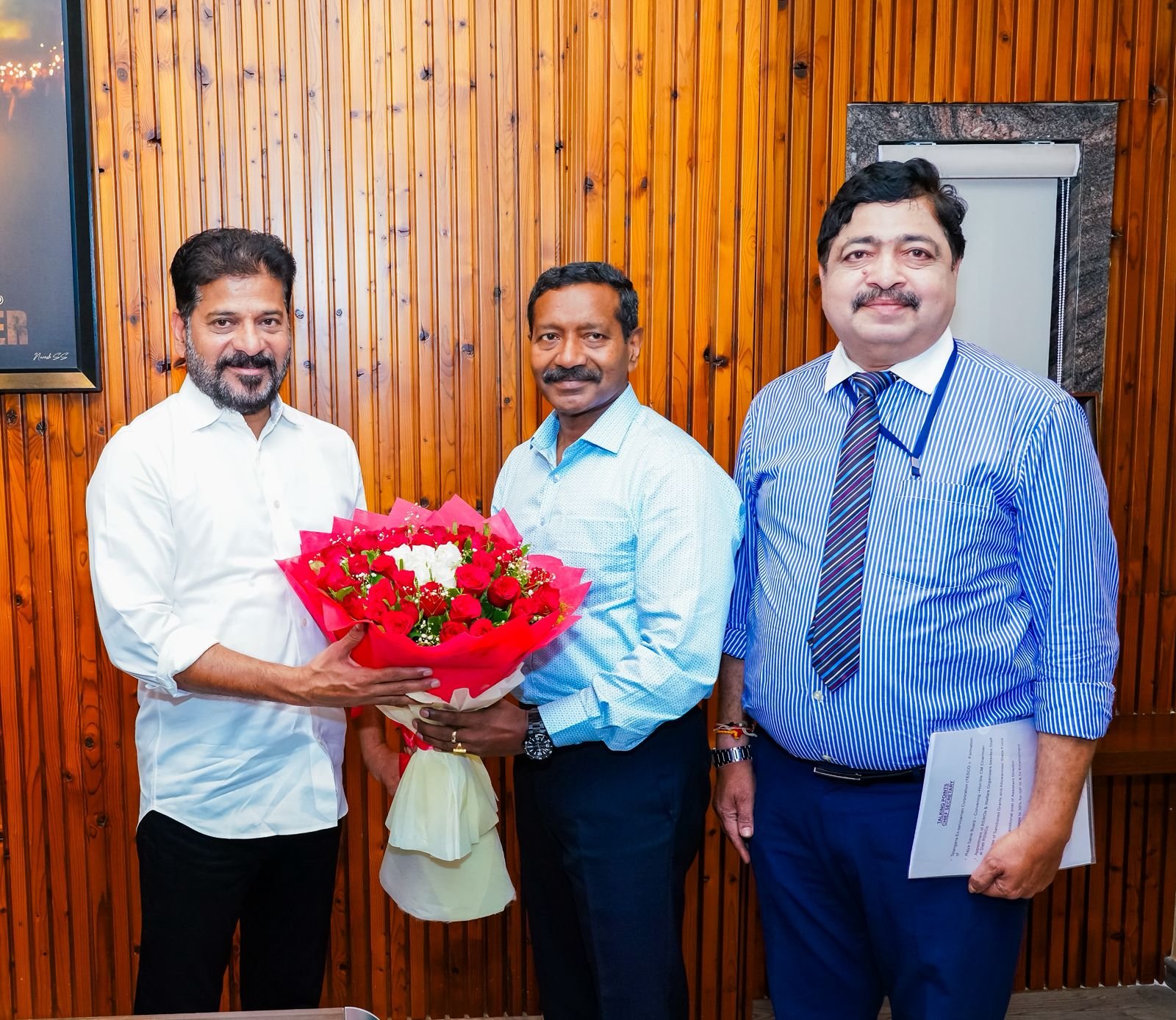 సైనిక సంక్షేమ శాఖ డైరెక్టర్ బ్రిగేడియర్ ఎన్.ఆర్. బాబు ఈరోజు తెలంగాణ రాష్ట్ర గౌరవ ముఖ్యమంత్రి తో సమావేశమయ్యారు